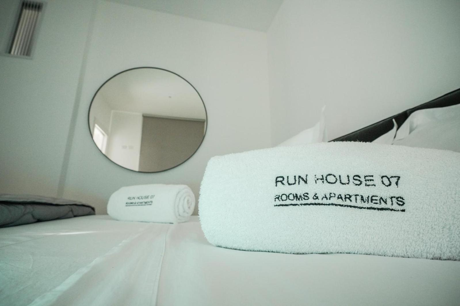 Run House 07 Rooms & Apartments 카사노 델레 무르제 외부 사진
